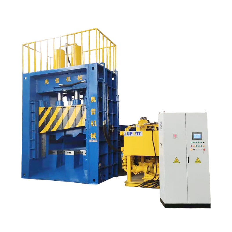 How does Metal Baler efficiently compress metal