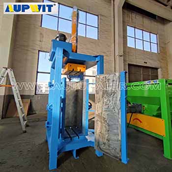 What are the latest technologies used by Tire Baler