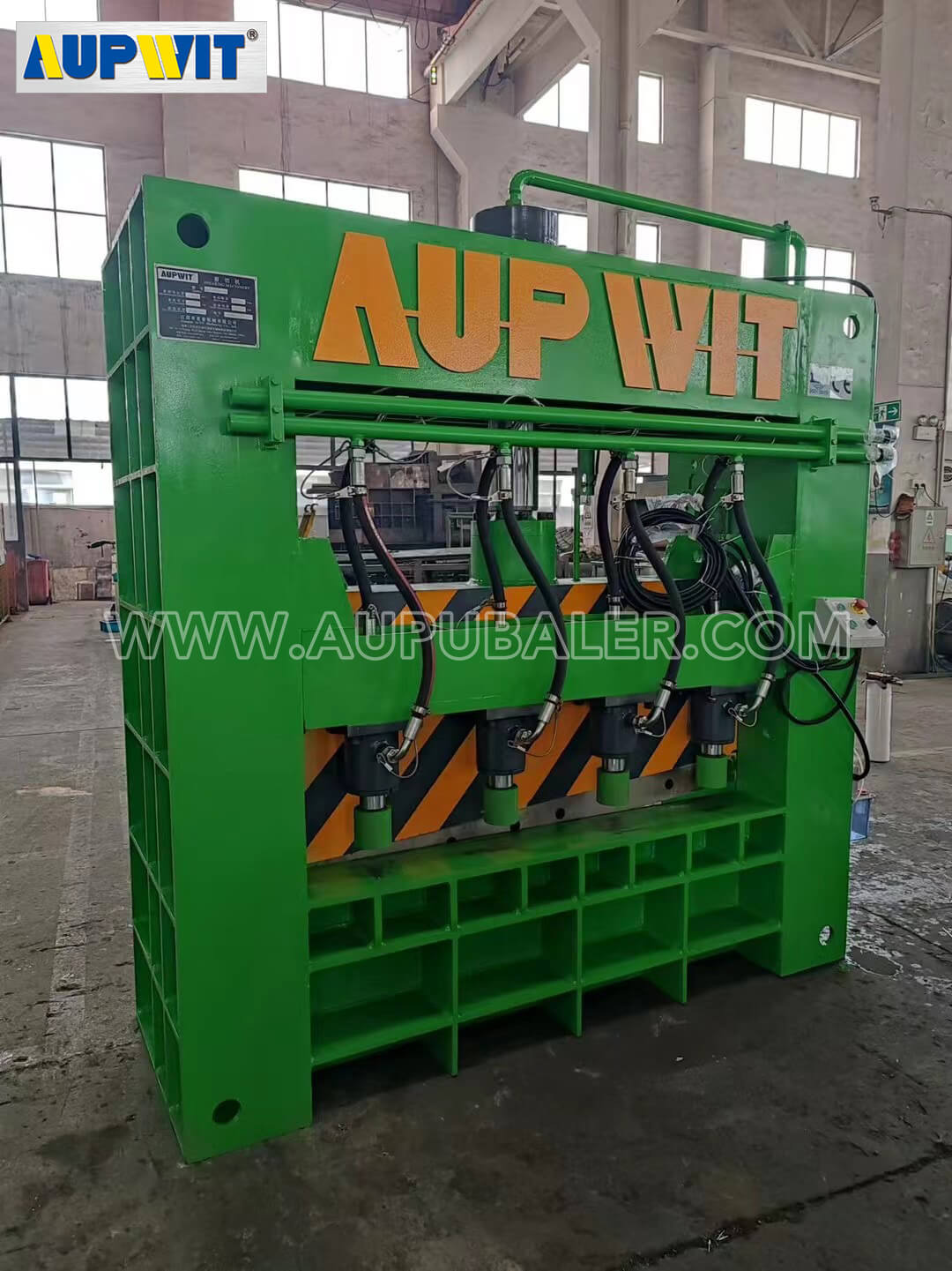 How does Alligator Hydraulic Shear Machine control shearing force